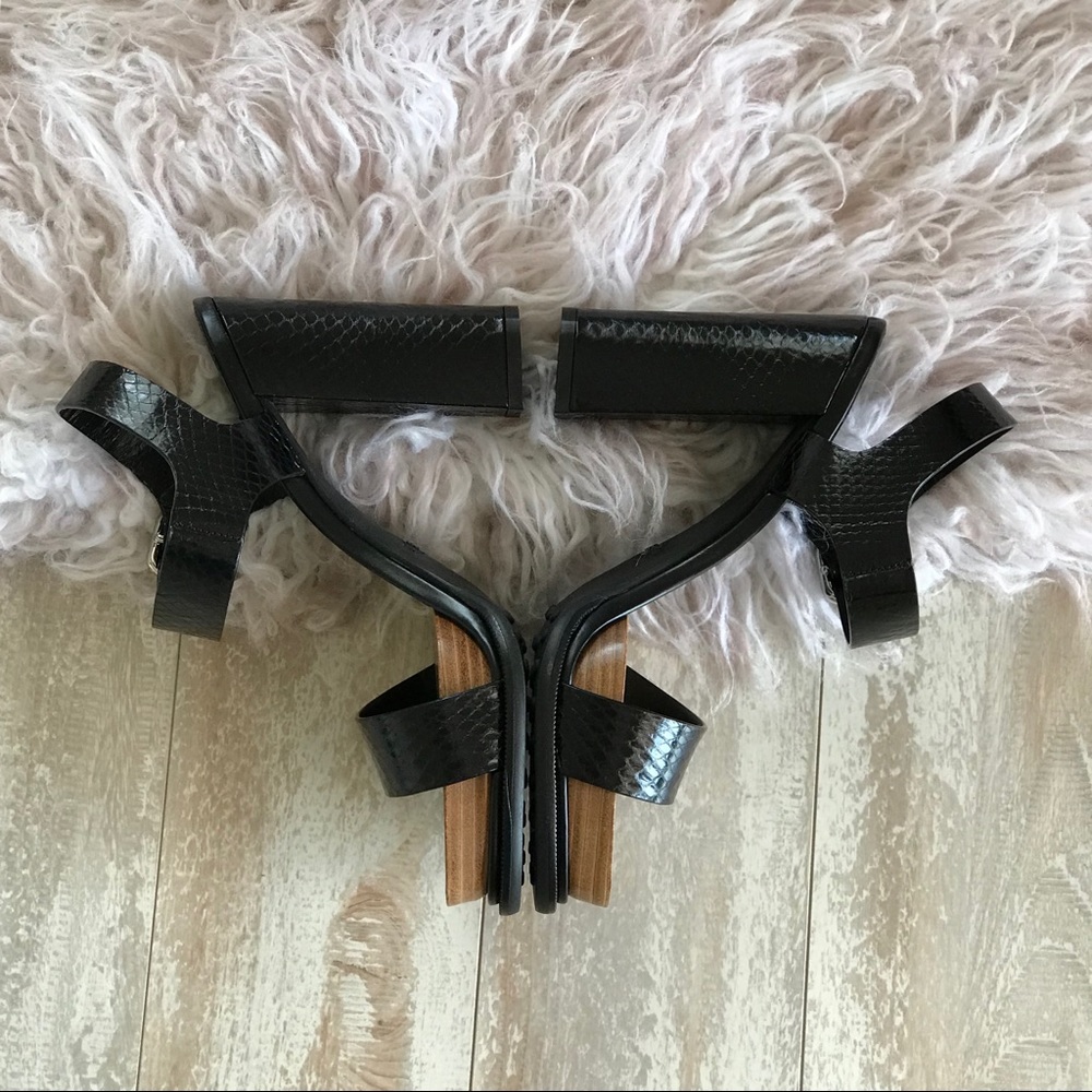 NWTTod’s Black python sandals! - Picture 6 of 8